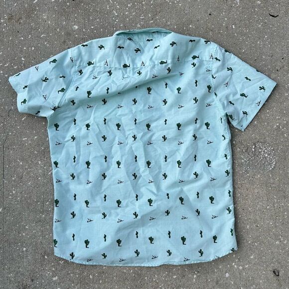 Molokai Surf Co Cactus and Skull Light Blue Casual Men’s Button Down Shirt - Picture 5 of 6